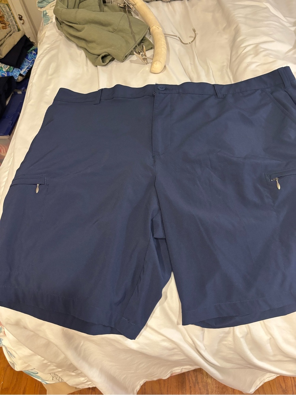 Izod Men's Dark Navy Golf Shorts with Zip Pockets
Like Brand New